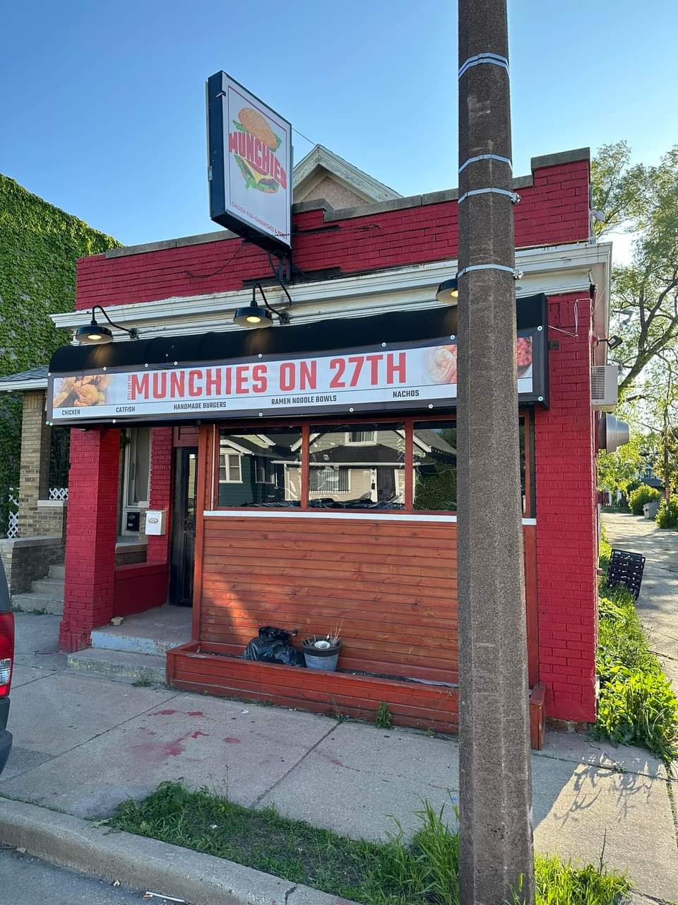 Munchies on 27th | restaurant | 3371 N 27th St, Milwaukee, WI 53216, USA | 4144882880 OR +1 414-488-2880