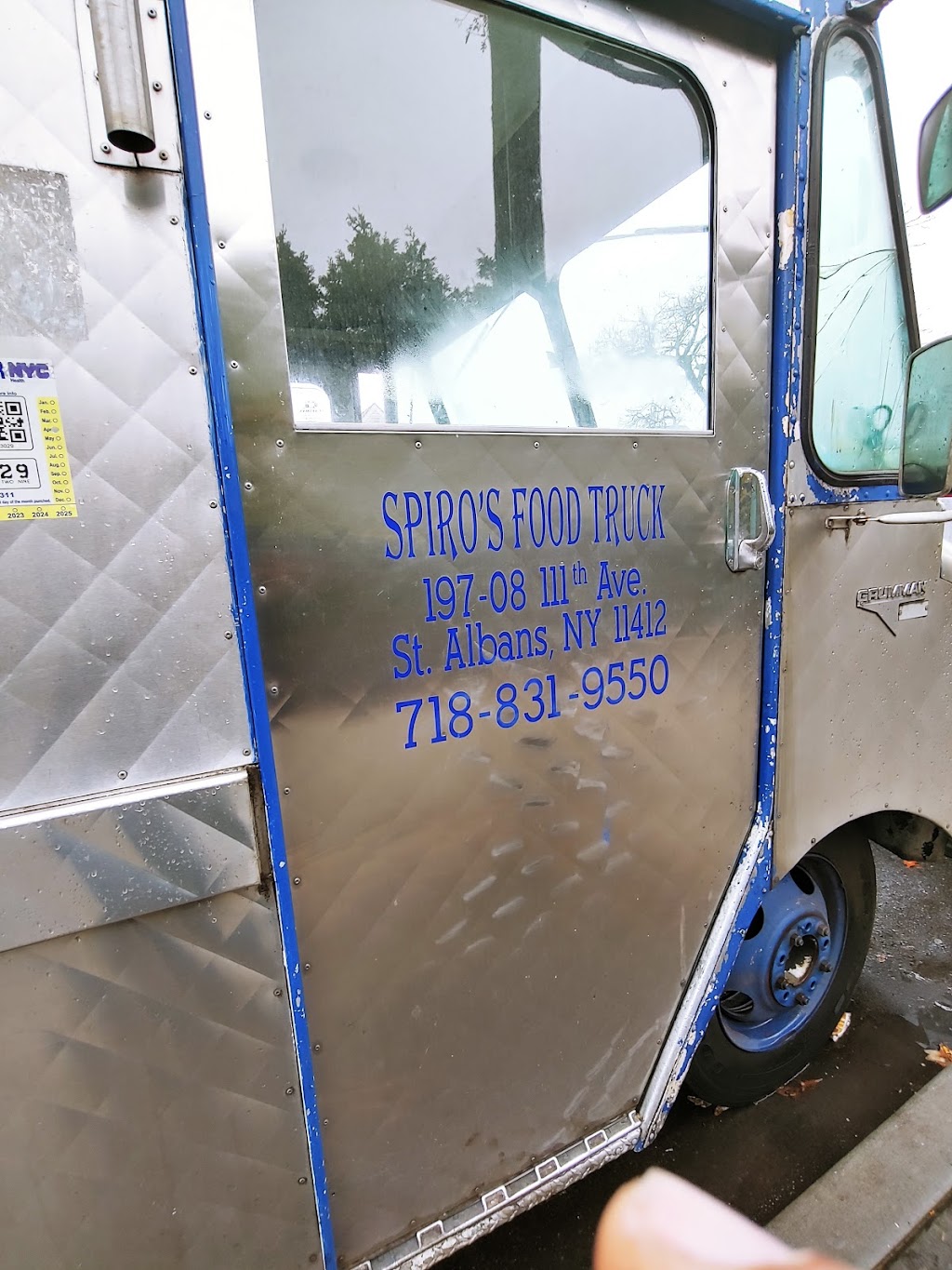 Spiros food truck | restaurant | 11040, 270-5 76th Ave, Queens, NY 11005, USA | 7188319550 OR +1 718-831-9550