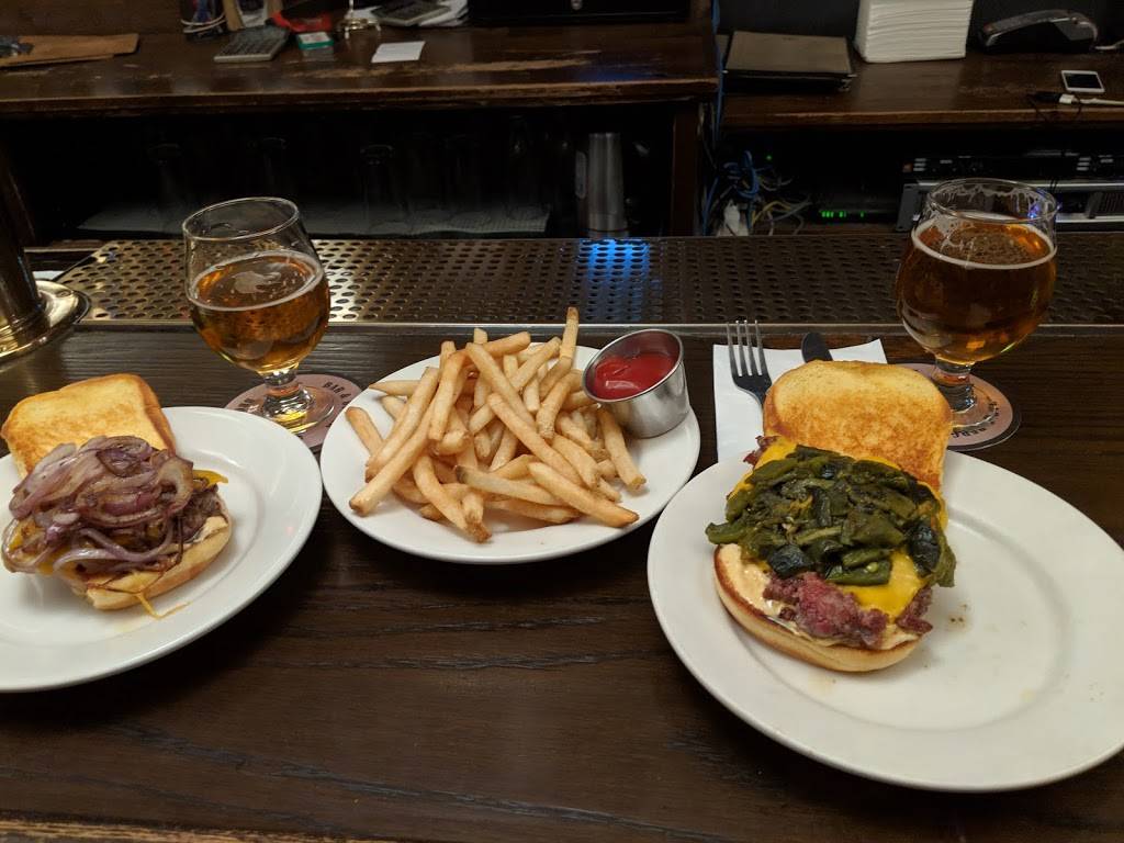 two8two Bar & Burger | restaurant | 282 Atlantic Ave, Brooklyn, NY 11201, USA | 7185962282 OR +1 718-596-2282
