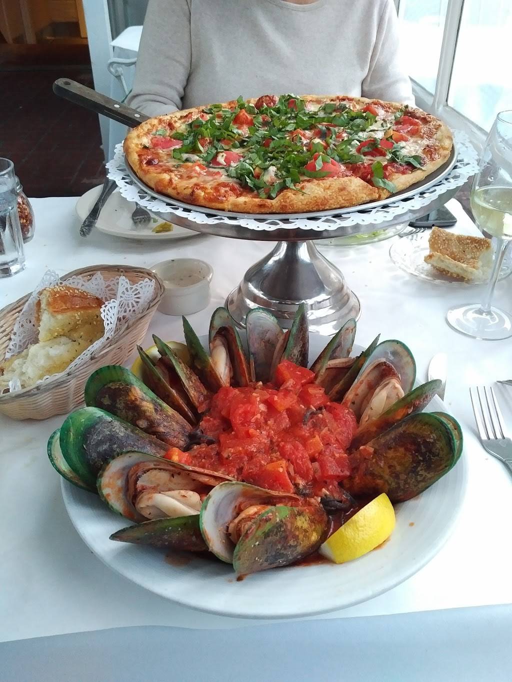 Old Venice Restaurant | restaurant | 2910 Cañon St, San Diego, CA 92106, USA | 6192225888 OR +1 619-222-5888