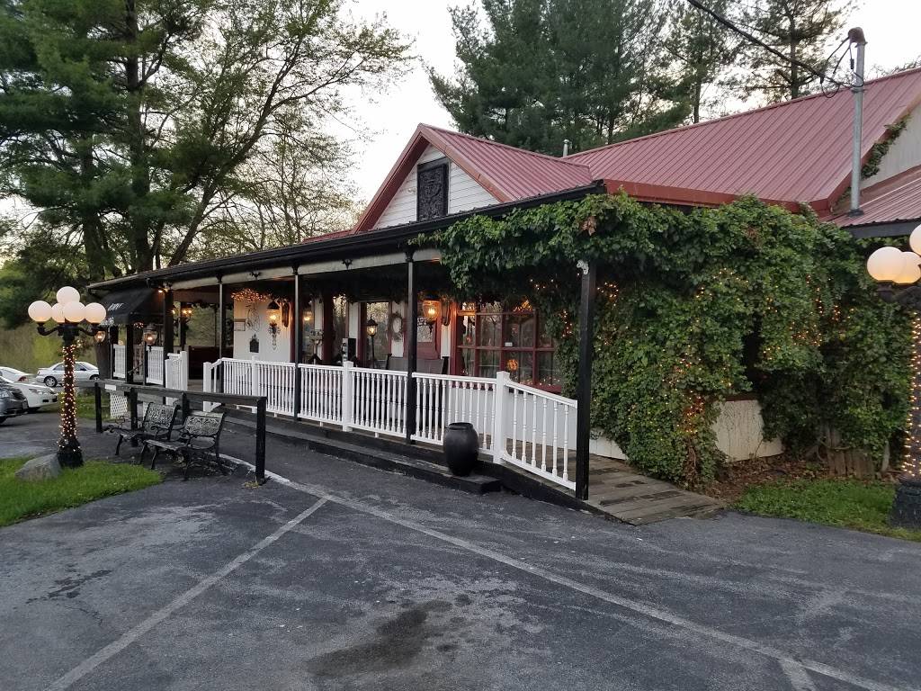 Johns | Family Restaurant | restaurant | 847 Berryville Pike, Charles Town, WV 25414, USA | 3047254348 OR +1 304-725-4348