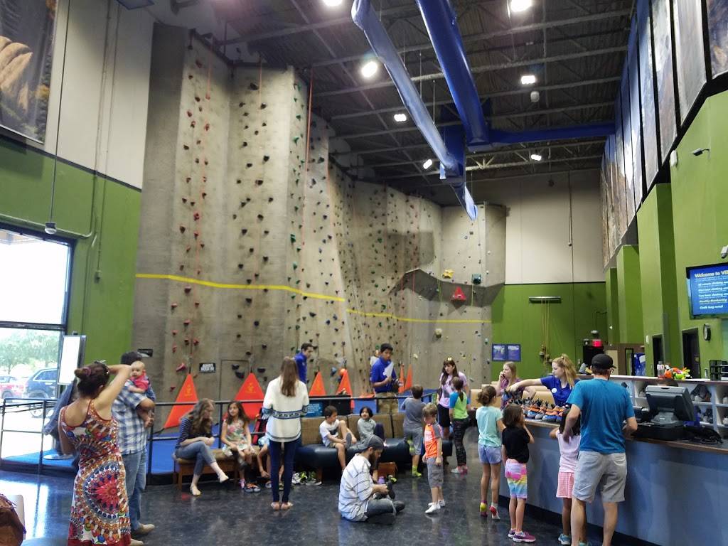 Main Event Austin | restaurant | 13301 North, US-183, Austin, TX 78750, USA | 5124010000 OR +1 512-401-0000