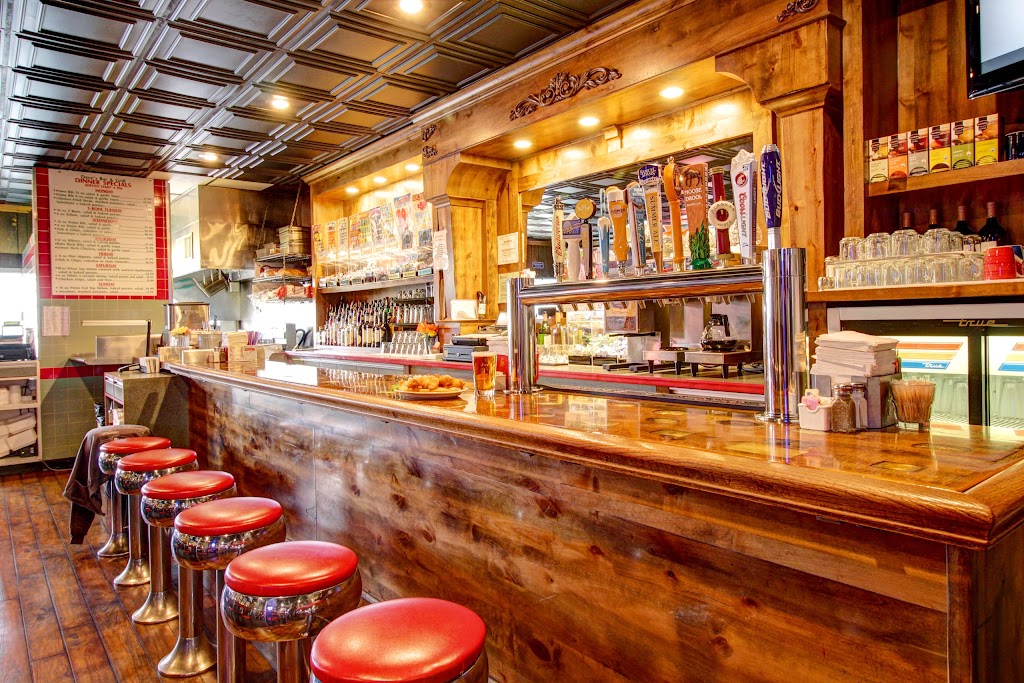 Daves Bar and Grill | restaurant | 12124 E Sprague Ave, Spokane Valley, WA 99206, USA | 5099269640 OR +1 509-926-9640