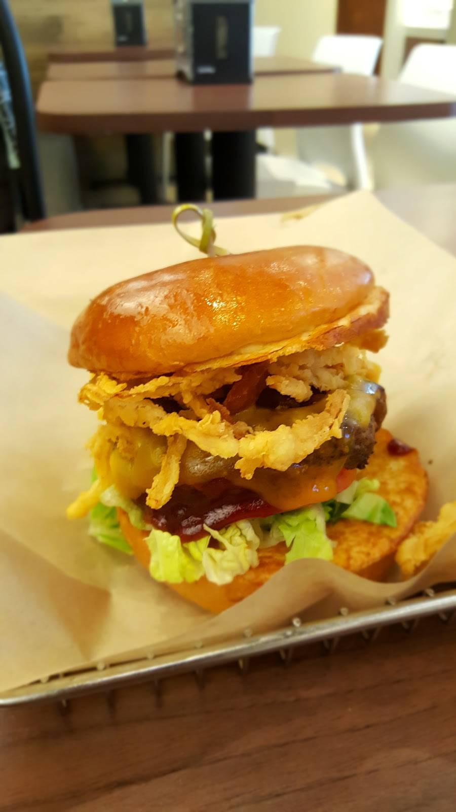 Burger 21 Davie | restaurant | 2451 S University Dr, Davie, FL 33324, USA | 9545304296 OR +1 954-530-4296