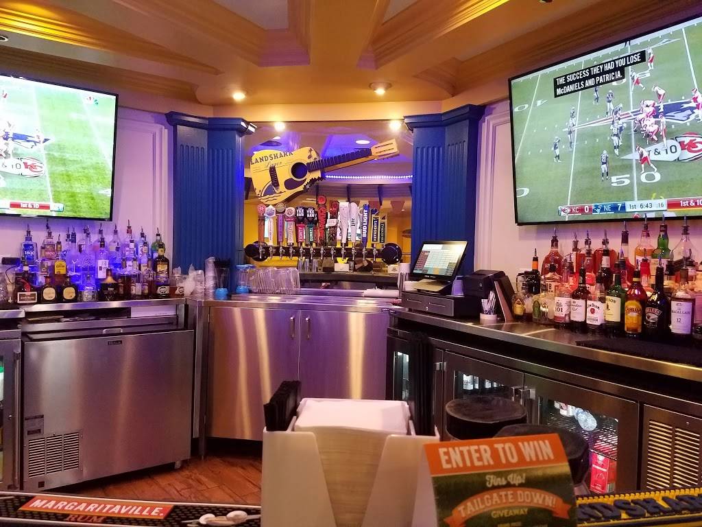 LandShark Bar & Grill | restaurant | 515 Parkway, Gatlinburg, TN 37738, USA | 8652777008 OR +1 865-277-7008