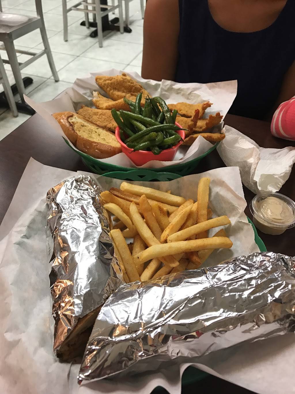 Louisiana Fish House | restaurant | 60 E Crosstimbers St, Houston, TX 77022, USA | 8324911862 OR +1 832-491-1862