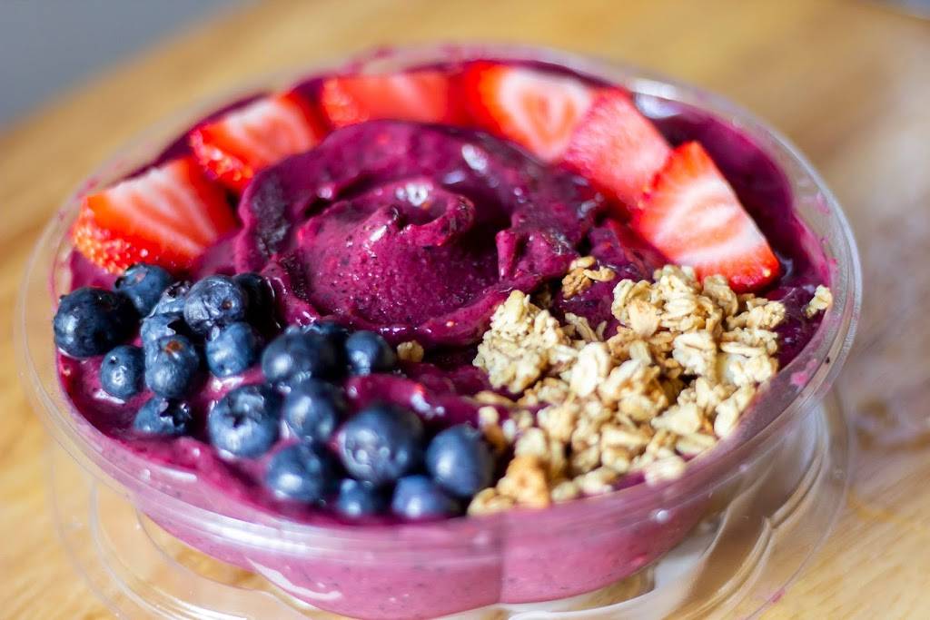 Smoothie Queen | restaurant | 1611 E Kalamazoo St, Lansing, MI 48912, USA | 5175122635 OR +1 517-512-2635