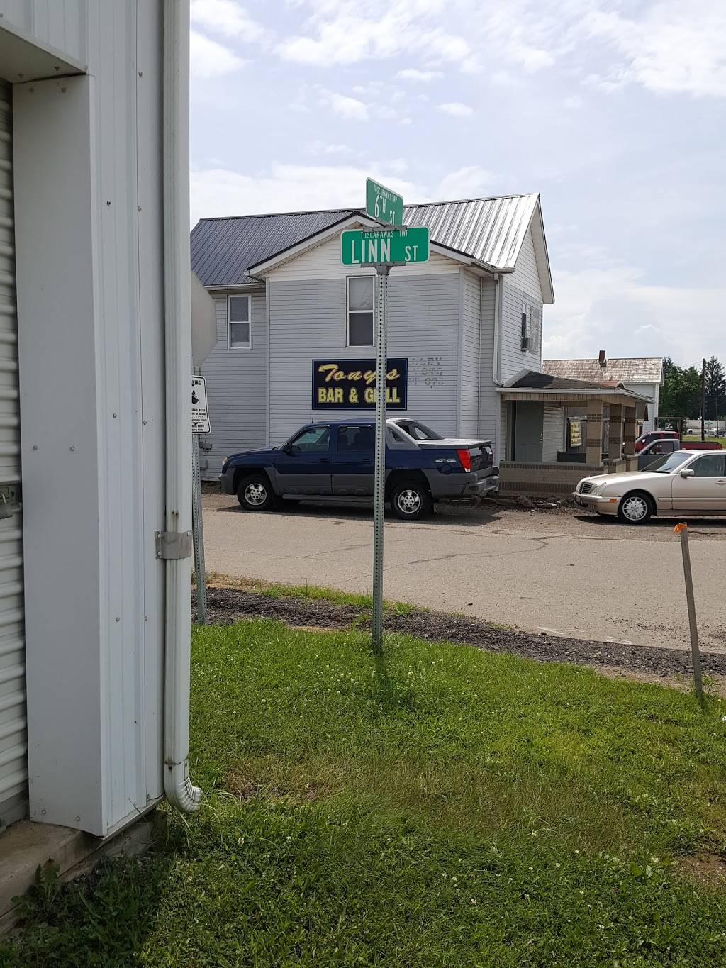 Tonys Bar & Grill | restaurant | 2326 S 6th St, Coshocton, OH 43812, USA | 7406224518 OR +1 740-622-4518