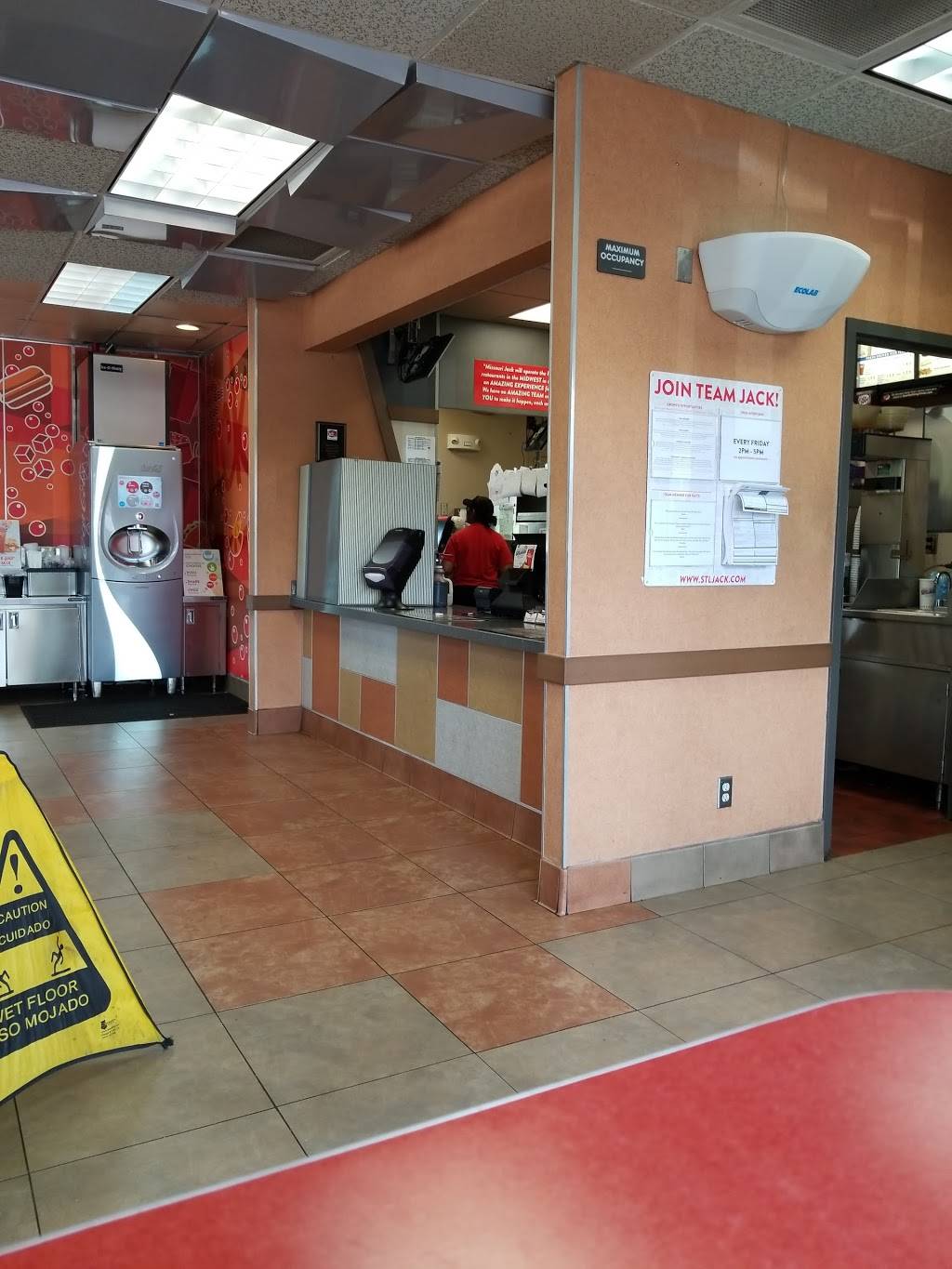 Jack in the Box | restaurant | 1992 Zumbehl Rd, St Charles, MO 63303, USA | 6369492310 OR +1 636-949-2310