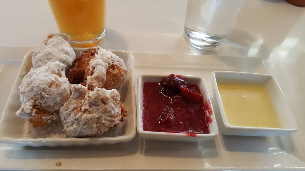 Four Friends Kitchen | restaurant | 2893 Roslyn St, Denver, CO 80238, USA | 3033888299 OR +1 303-388-8299