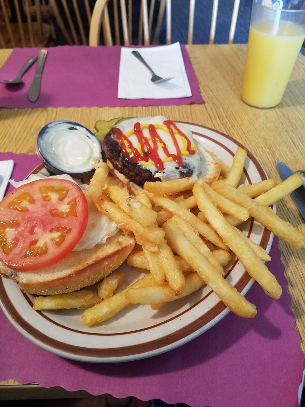 Newcomb Farms Family Restaurant | restaurant | 31 Beale St, Quincy, MA 02170, USA | 6174729641 OR +1 617-472-9641