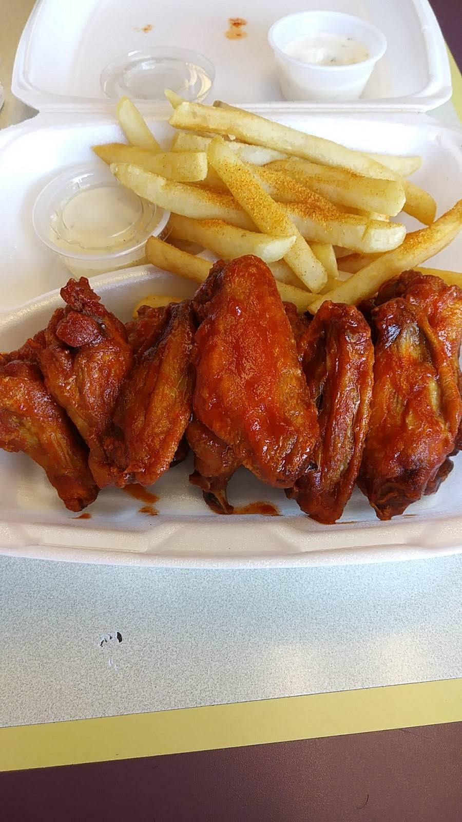 A & D Buffalos | restaurant | 3414 S Lancaster Rd, Dallas, TX 75216, USA | 2143741522 OR +1 214-374-1522