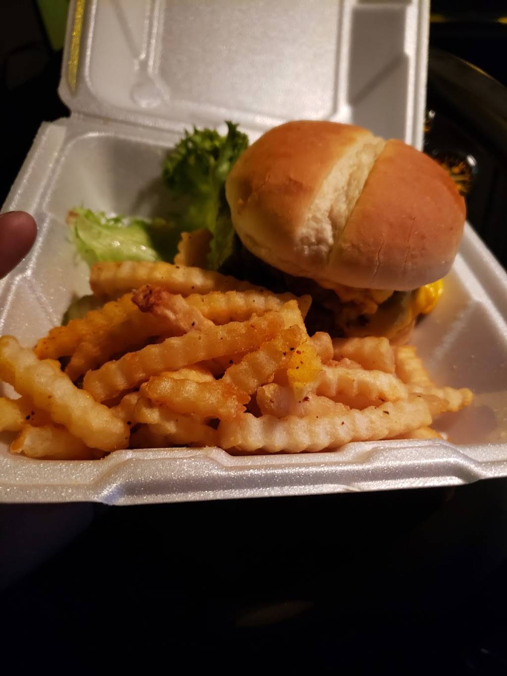 Hunters Restaurant Lounge | restaurant | 311 Midland St, Waco, NE 68460, USA | 4027285613 OR +1 402-728-5613