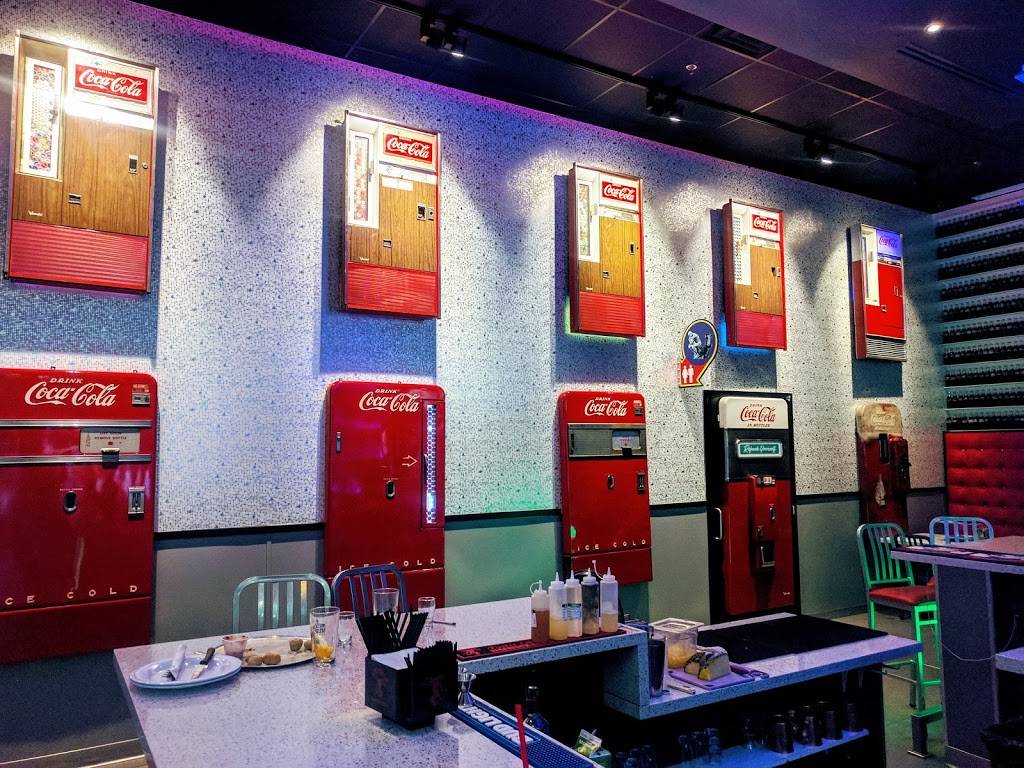 Mellow Mushroom | meal takeaway | 33 A Maryland Ave, Rockville, MD 20850, USA | 3012942222 OR +1 301-294-2222