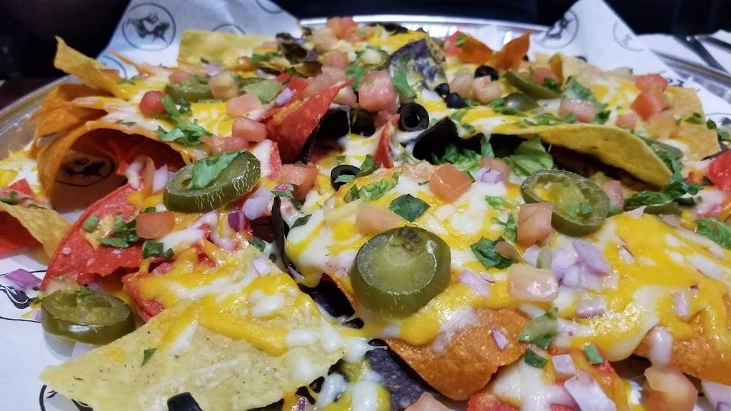 Boneheads Live | restaurant | 36 Water St, Fall River, MA 02721, USA | 5082319464 OR +1 508-231-9464