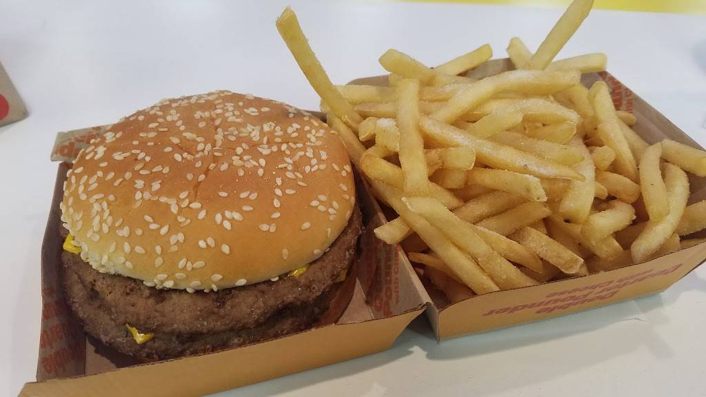 McDonalds | restaurant | 2 Coogan Blvd, Mystic, CT 06355, USA | 8605369123 OR +1 860-536-9123