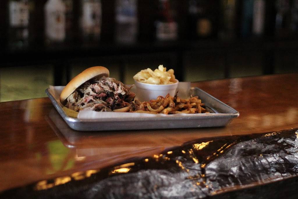 Old Town Smokehouse | restaurant | 2 E Main St, Wentzville, MO 63385, USA | 6368560193 OR +1 636-856-0193