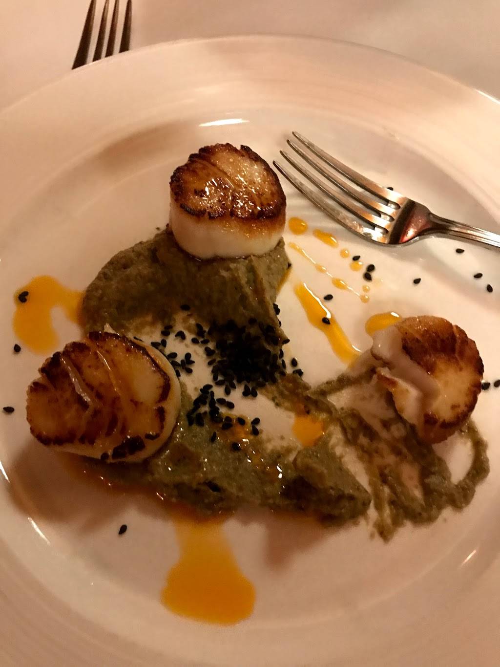 Red | restaurant | 417 New York Ave, Huntington, NY 11743, USA | 6316730304 OR +1 631-673-0304