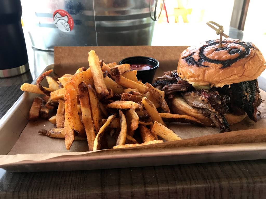 Dukes BBQ Shack | restaurant | 100 Ash St, Wentzville, MO 63385, USA | 6368569227 OR +1 636-856-9227