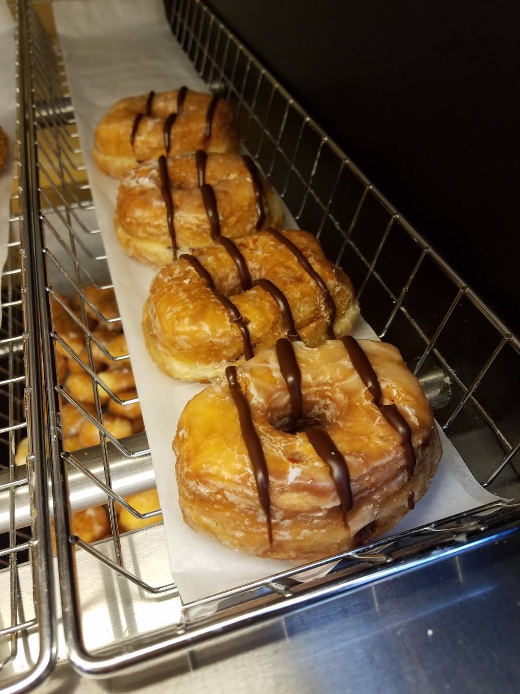 Dunkin Donuts | cafe | 1805 E Oakton St, Elk Grove Village, IL 60007, USA | 7737267336 OR +1 773-726-7336