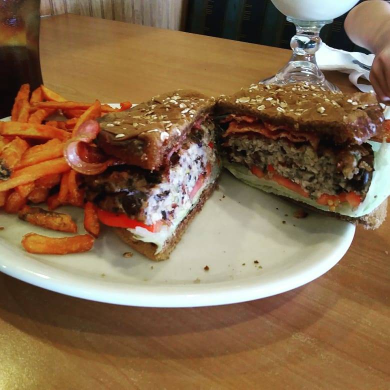 Billy Ts Restaurant | restaurant | 298 W Baseline Rd, Rialto, CA 92376, USA | 9098740200 OR +1 909-874-0200