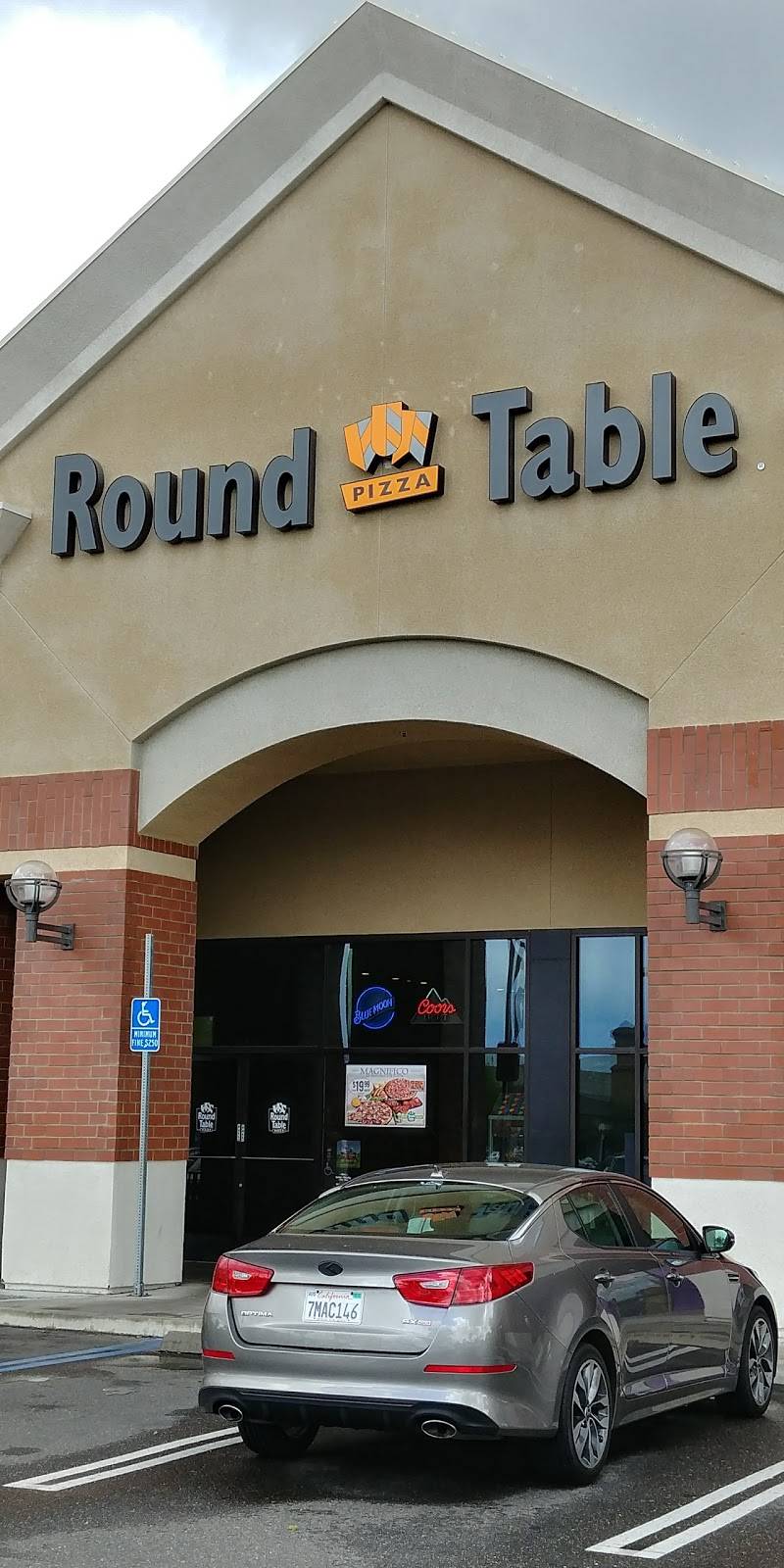 Round Table Pizza | meal delivery | 150 N Wilma Ave, Ripon, CA 95366, USA | 2095995188 OR +1 209-599-5188