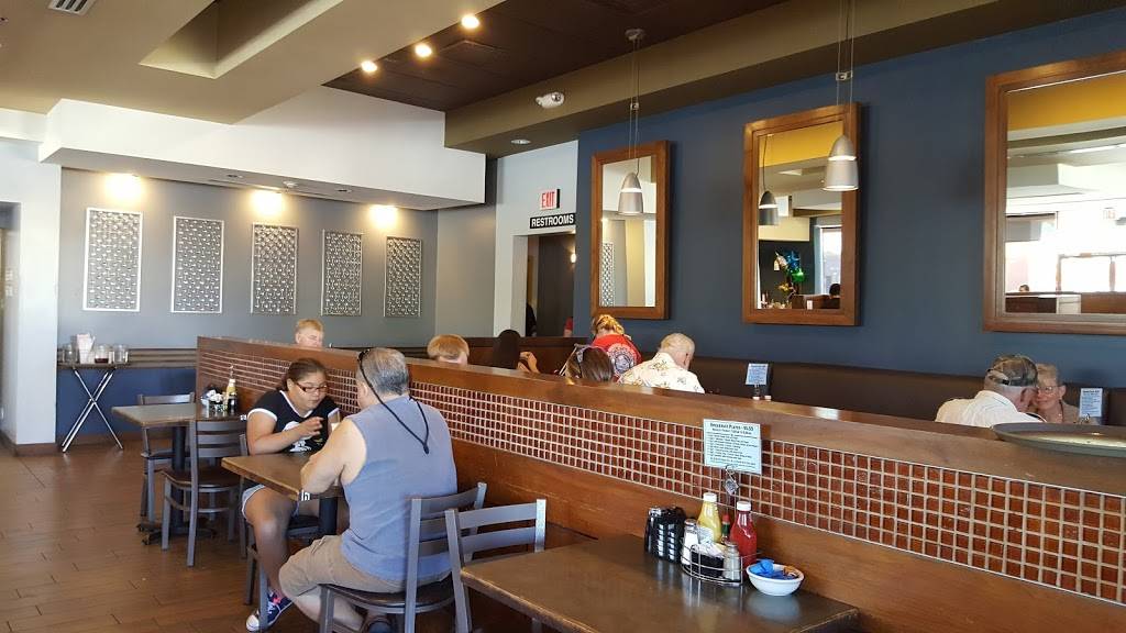 Richis Diner | restaurant | 15609 W Bell Rd Suite 100, Surprise, AZ 85374, USA | 6235561733 OR +1 623-556-1733