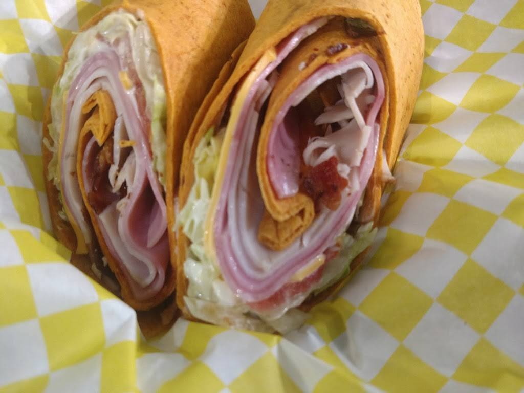 Muncheez | restaurant | 6640 Collins Ave, Miami Beach, FL 33141, USA | 3058688282 OR +1 305-868-8282