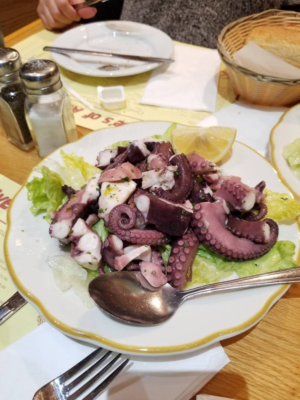 Joes of Avenue U | restaurant | 287 Avenue U, Brooklyn, NY 11223, USA | 7184499285 OR +1 718-449-9285