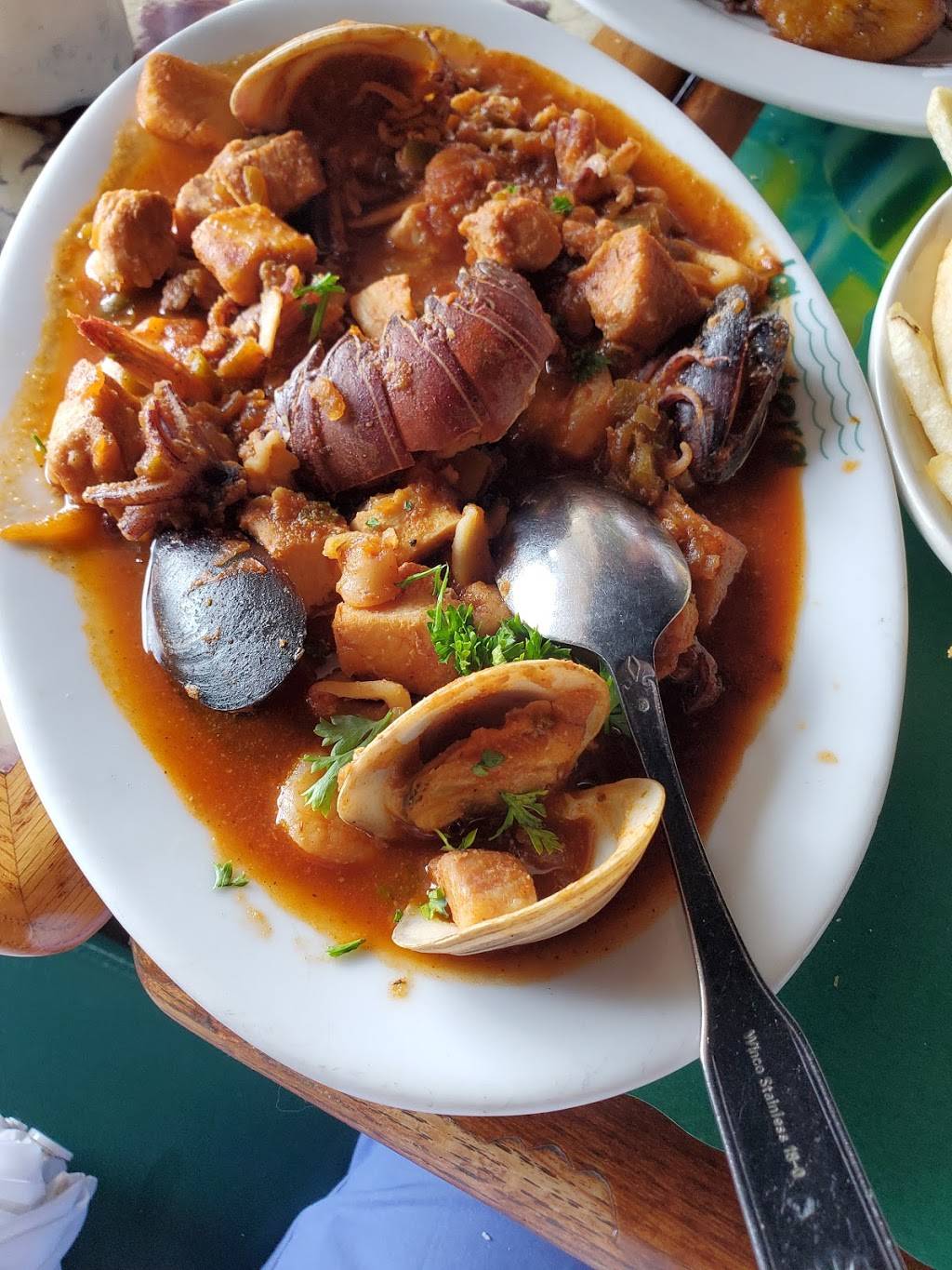 La Minutera Seafood Restaurant | restaurant | 2839 W 2nd Ave, Hialeah, FL 33010, USA | 3058871500 OR +1 305-887-1500