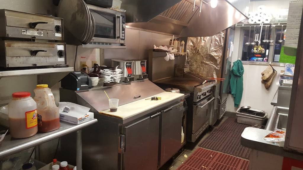 Clover Leaf Bar & Grill | restaurant | 2146 Hastings Ave, Newport, MN 55055, USA | 6517689921 OR +1 651-768-9921