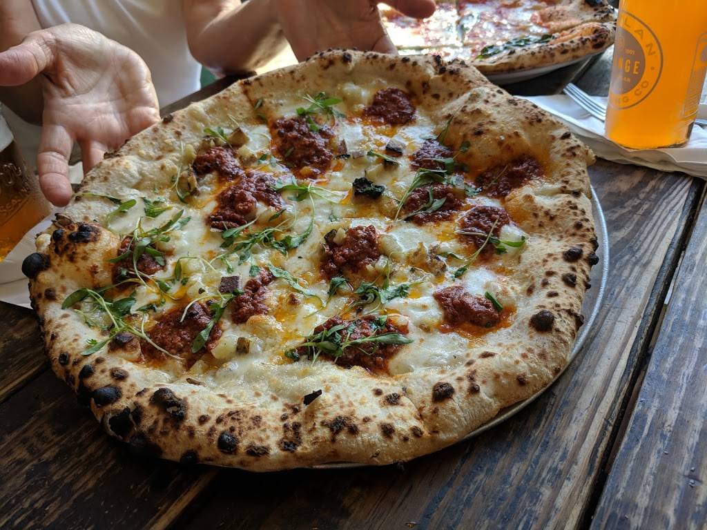 Federalist Public House | restaurant | 2009 Matsui Alley, Sacramento, CA 95811, USA | 9164003859 OR +1 916-400-3859