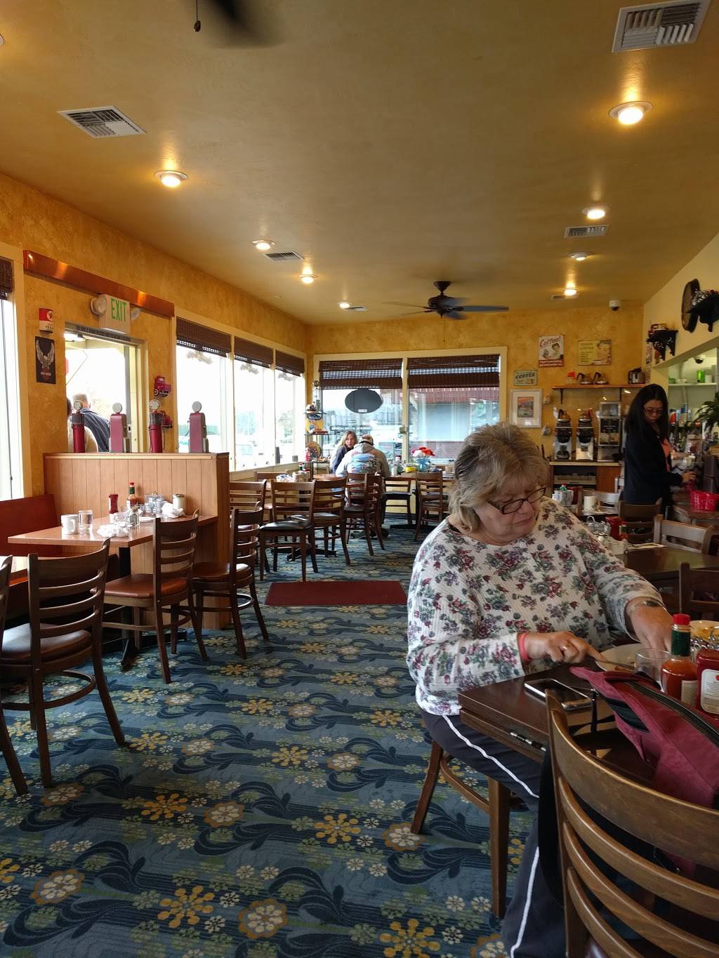 Momma Janes Pancake House | restaurant | 900 W 6th St, The Dalles, OR 97058, USA | 5412966622 OR +1 541-296-6622