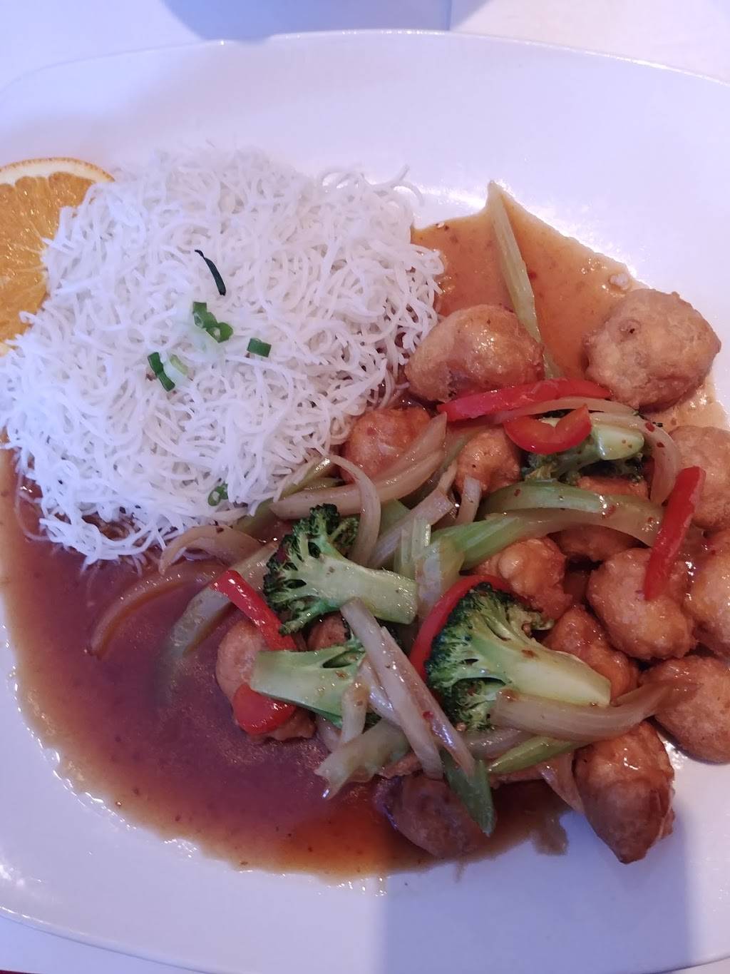 Restaurant Taasty Thai | restaurant | 323 Montée des Pionniers, Terrebonne, QC J6V 1H4, Canada | 4505817110 OR +1 450-581-7110