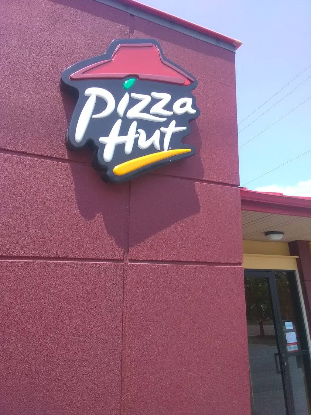 Pizza Hut | meal delivery | 407 N Main St, Lansing, KS 66043, USA | 9137273232 OR +1 913-727-3232