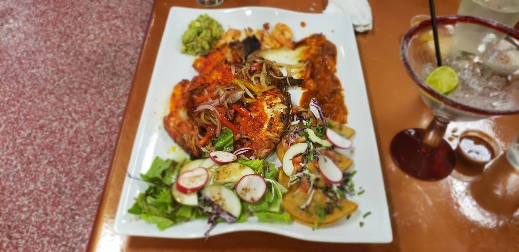 El Arrecife Mexican Seafood | restaurant | 8311 N Michigan Rd, Indianapolis, IN 46268, USA | 3177569911 OR +1 317-756-9911