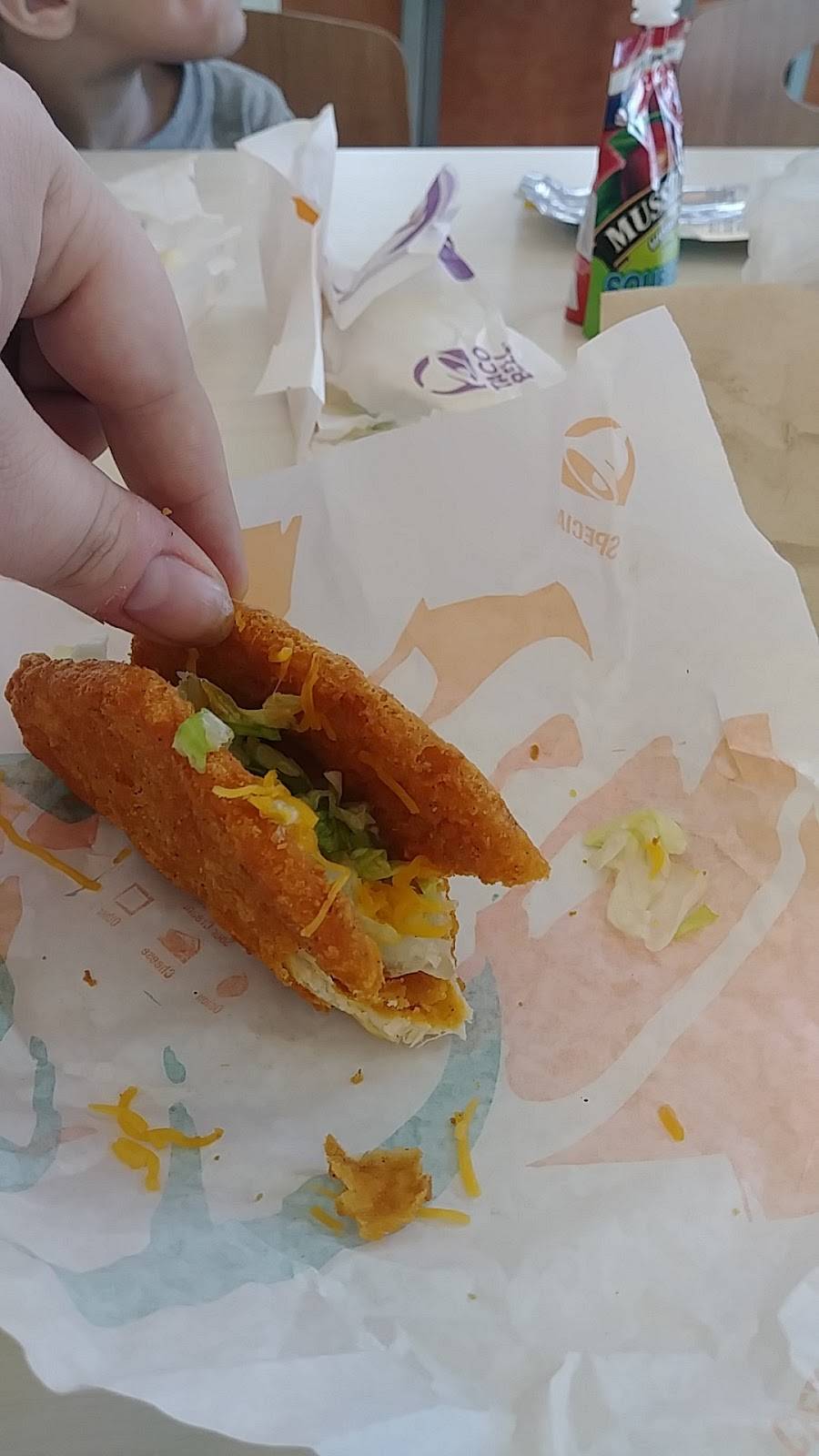 KFC | restaurant | 4401 Shawnee Dr, Kansas City, KS 66106, USA | 9132367590 OR +1 913-236-7590