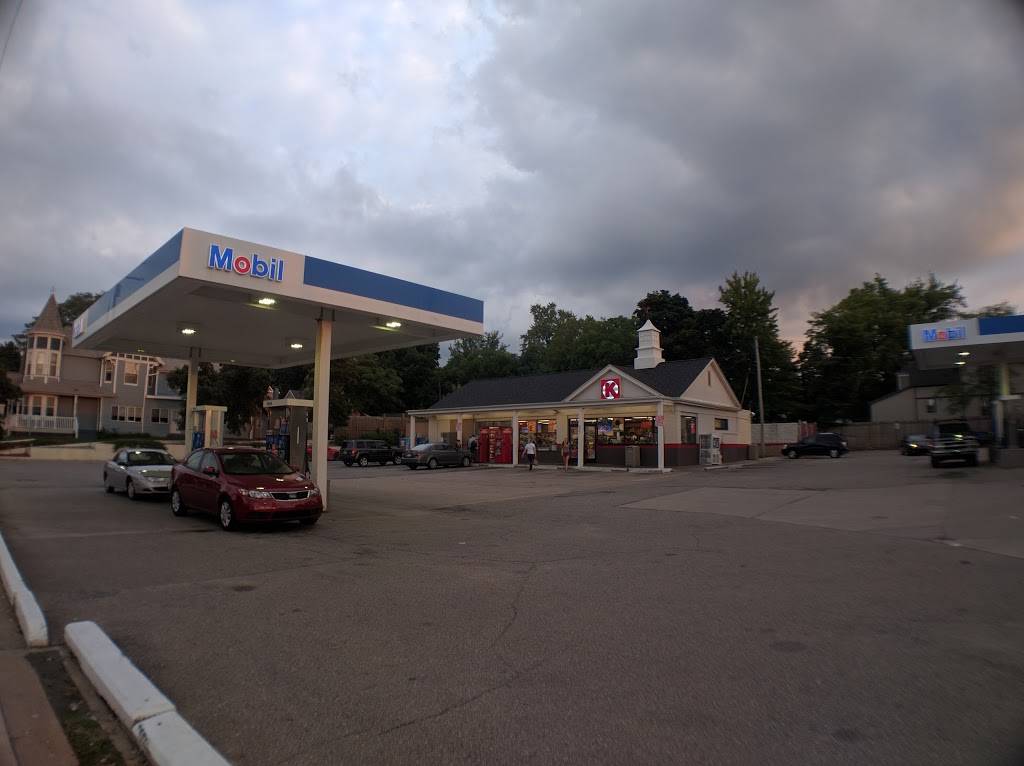 Circle K | cafe | 514 Michigan St NE, Grand Rapids, MI 49503, USA | 6164519836 OR +1 616-451-9836