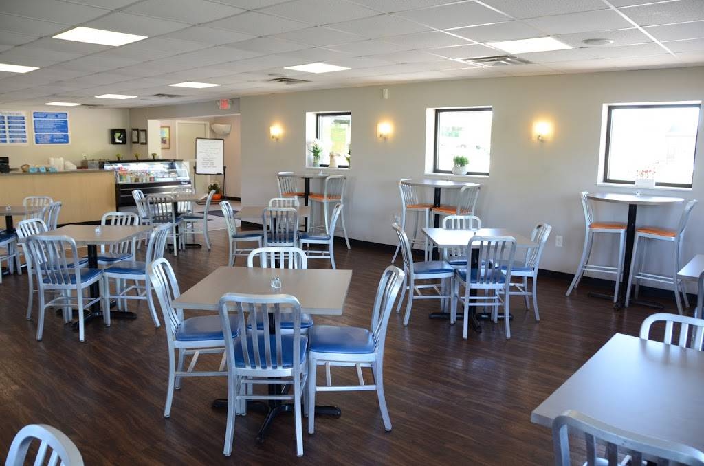 Waterfront Deli | restaurant | 1813 Kimberly Rd, Bettendorf, IA 52722, USA | 5633594300 OR +1 563-359-4300