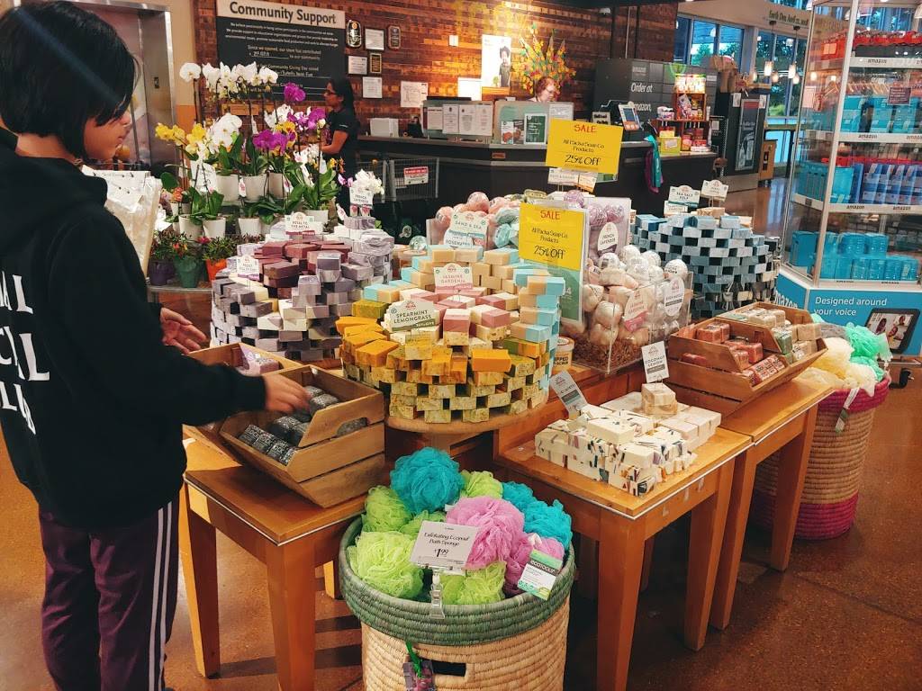 Streets of Woodfield | shopping mall | 601 N Martingale Rd, Schaumburg, IL 60173, USA | 6309547300 OR +1 630-954-7300