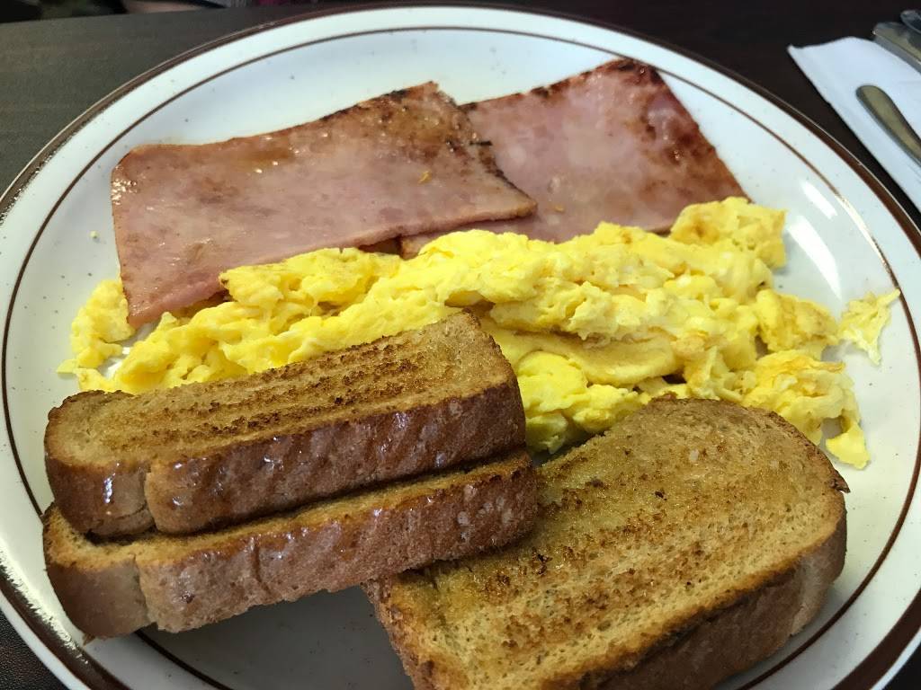 Bourque Restaurant | restaurant | 194 Main St, Norfolk, MA 02056, USA | 5085286912 OR +1 508-528-6912