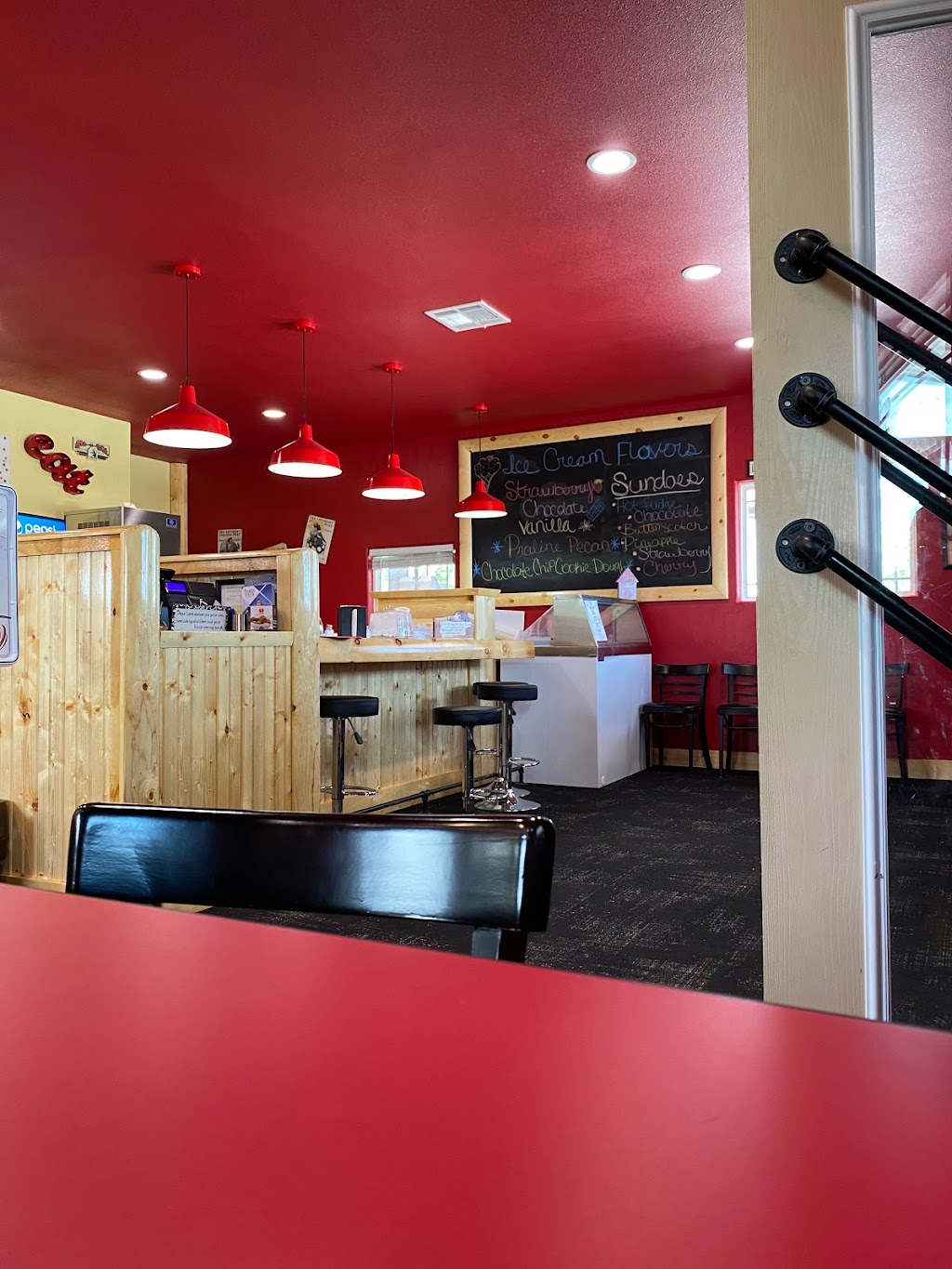Burger Barn | restaurant | OK-100, Webbers Falls, OK 74470, USA | 9184642890 OR +1 918-464-2890