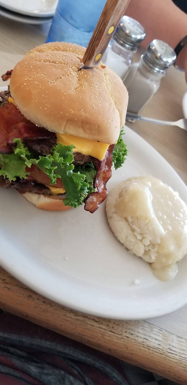 Wedgewing Family Restaurant | restaurant | 167 E 3rd St, Perrysville, OH 44864, USA | 4199380888 OR +1 419-938-0888