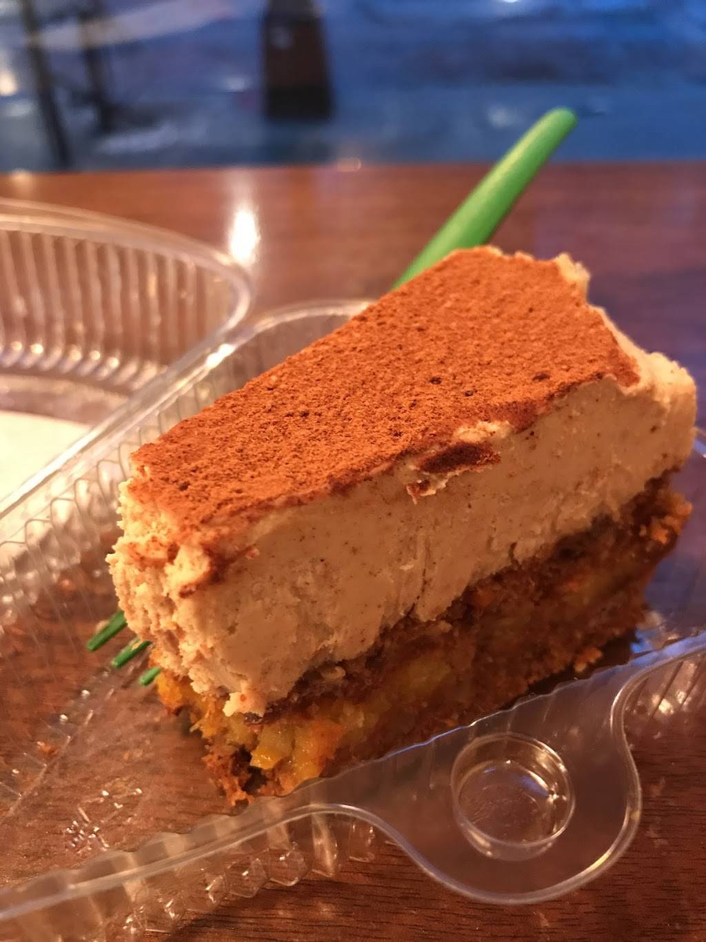 Chicago Raw | restaurant | 51 W Huron St, Chicago, IL 60654, USA | 3126642729 OR +1 312-664-2729