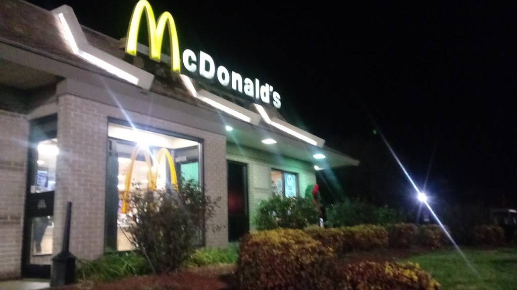 McDonalds | cafe | 303 S Main St, Blackstone, VA 23824, USA | 4342924977 OR +1 434-292-4977