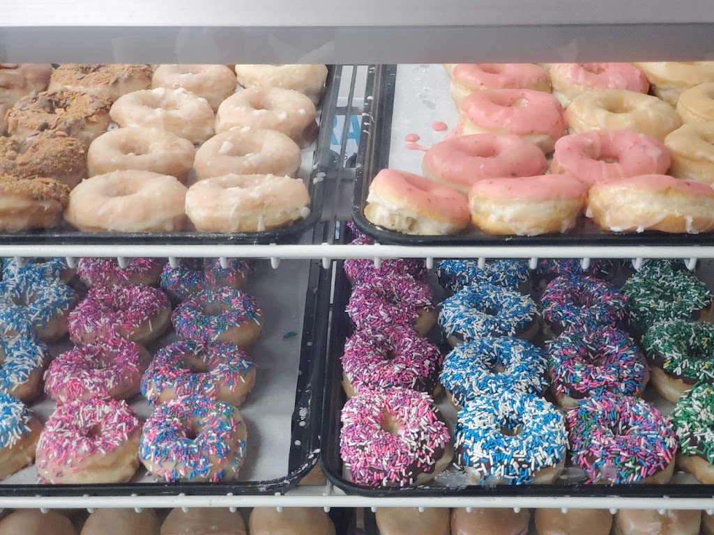 Daylight Donuts | restaurant | 31 E Dame Ave, Homerville, GA 31634, USA | 9124872045 OR +1 912-487-2045