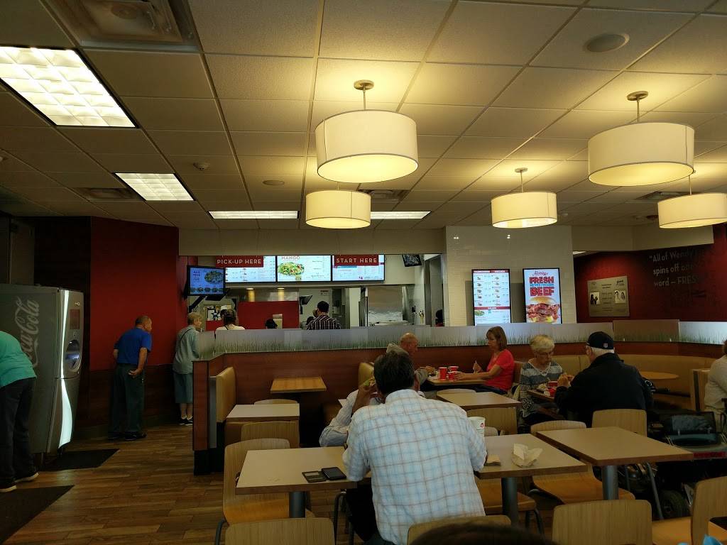 Wendys | restaurant | 865 S Randall Rd, Elgin, IL 60123, USA | 8477174332 OR +1 847-717-4332