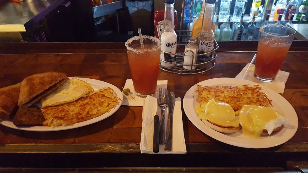 Maverick Saloon | restaurant | 9605 N 19th Ave, Phoenix, AZ 85021, USA | 6029435680 OR +1 602-943-5680