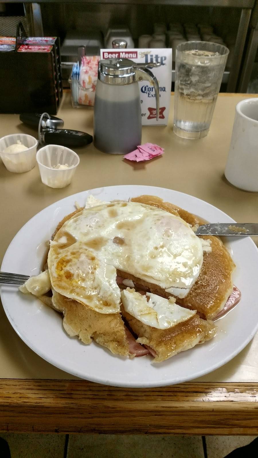 Princess Cafe | restaurant | 2695 Main St, East Troy, WI 53120, USA | 2626425905 OR +1 262-642-5905