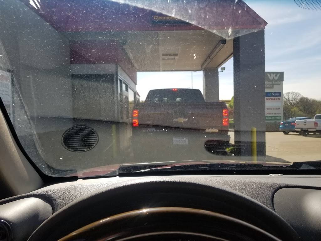 Hardees | restaurant | 4100 W Willow Knolls Dr, Peoria, IL 61615, USA | 3096929571 OR +1 309-692-9571